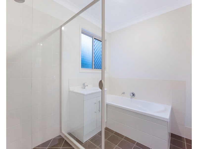 8 Riley Court, North Lakes QLD 4509