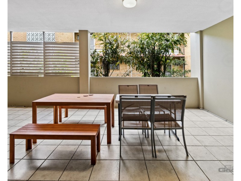 2/550 Sandgate Road, Clayfield QLD 4011