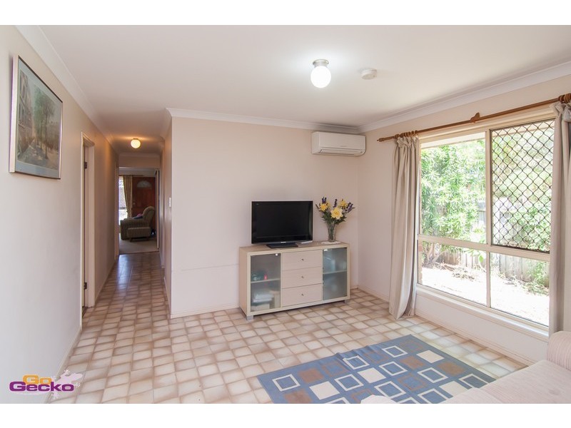 2 Manitoba Place, Wavell Heights QLD 4012