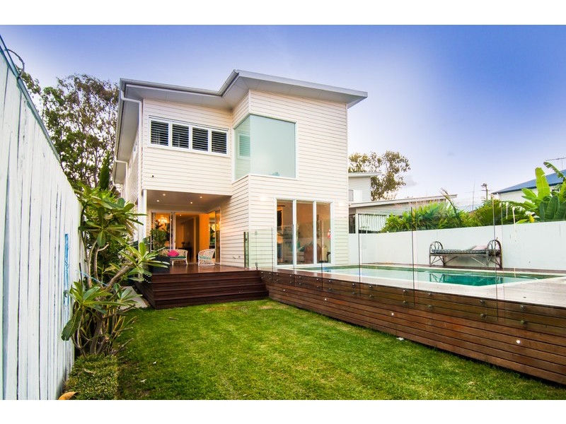 10 Lower Brighton Tce, Sandgate QLD 4017