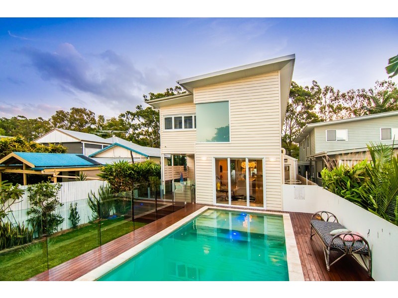10 Lower Brighton Tce, Sandgate QLD 4017