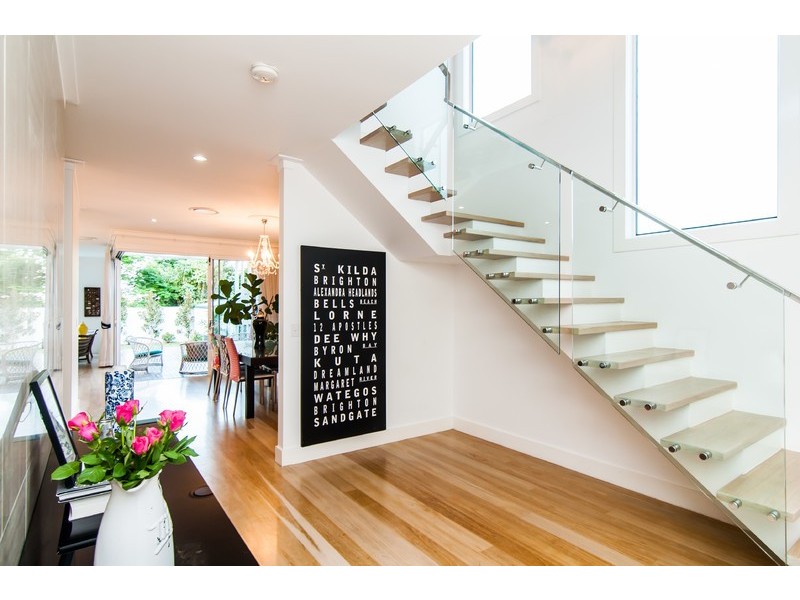 10 Lower Brighton Tce, Sandgate QLD 4017