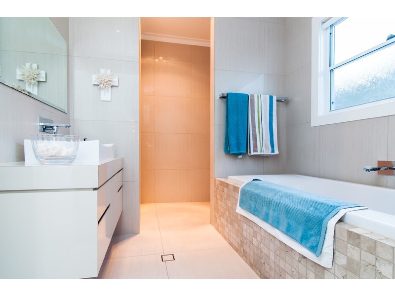 10 Lower Brighton Tce, Sandgate QLD 4017