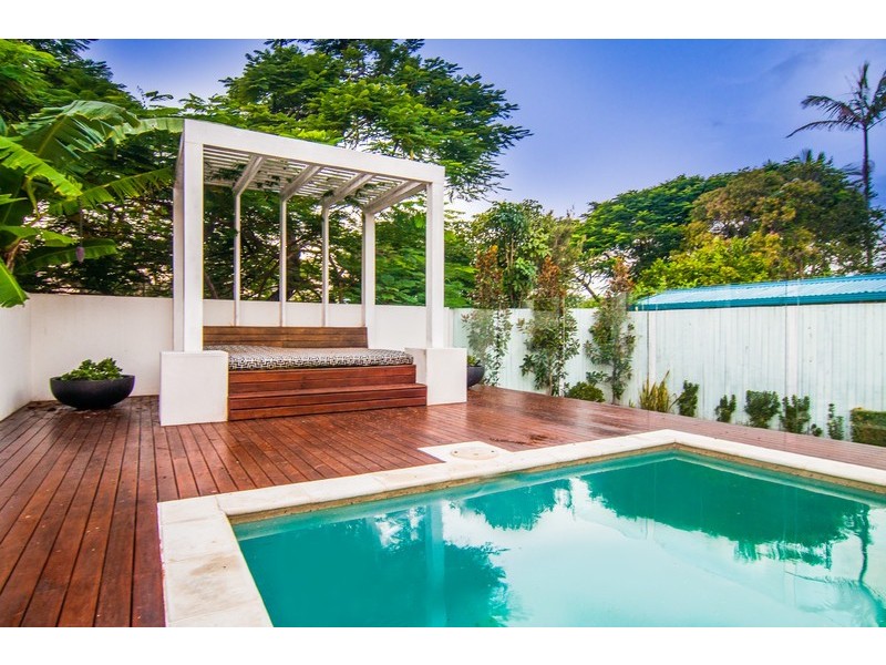 10 Lower Brighton Tce, Sandgate QLD 4017