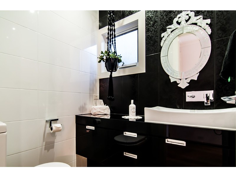 10 Lower Brighton Tce, Sandgate QLD 4017