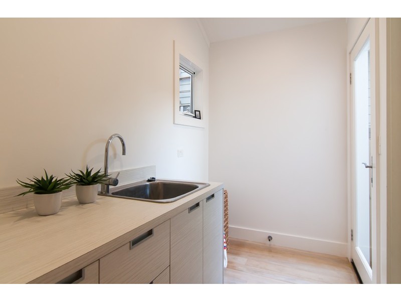 10 Lower Brighton Tce, Sandgate QLD 4017