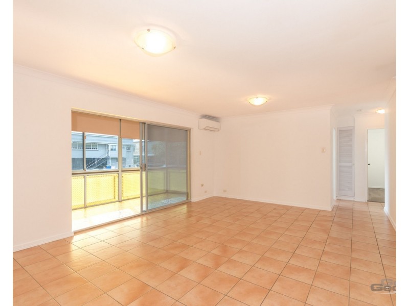 2/10 Kreutzer Street, Nundah QLD 4012