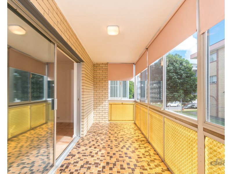 2/10 Kreutzer Street, Nundah QLD 4012