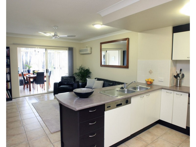 1/5 Whytecliffe Street, Albion QLD 4010