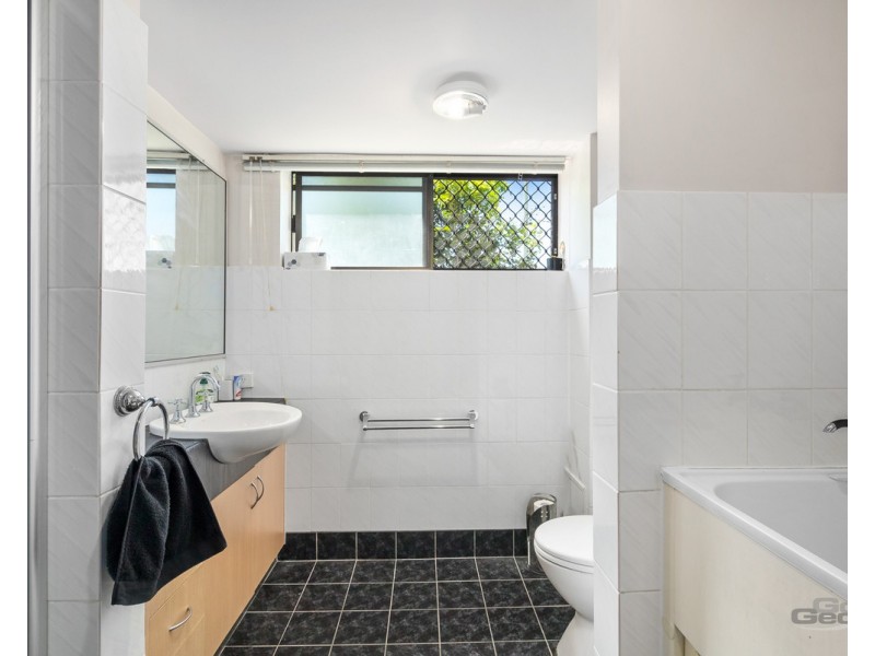 2/16 Pretoria Street, Zillmere QLD 4034