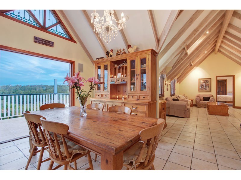 14 River Oaks Drive, Eatons Hill QLD 4037