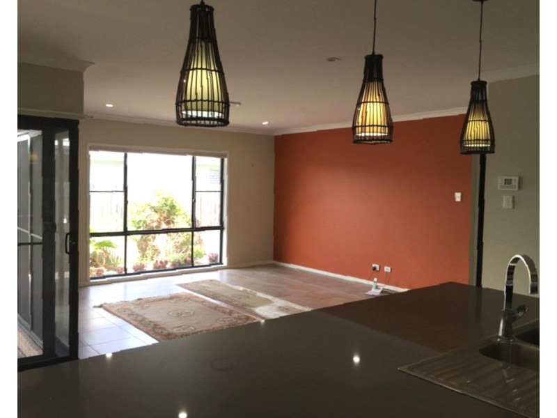 52 Ravensbourne Crescent, North Lakes QLD 4509