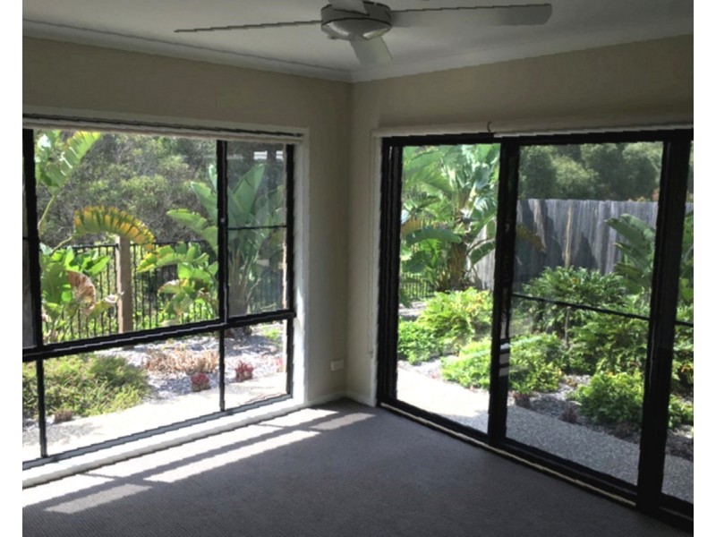 52 Ravensbourne Crescent, North Lakes QLD 4509