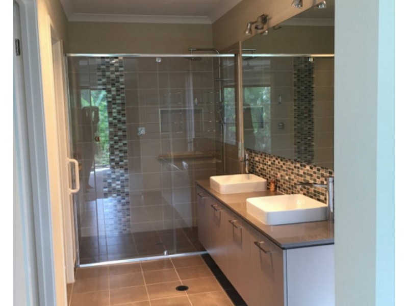 52 Ravensbourne Crescent, North Lakes QLD 4509