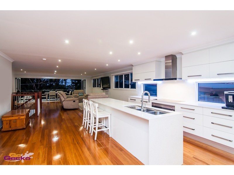 28 O’Quinn Street, Nudgee Beach QLD 4014
