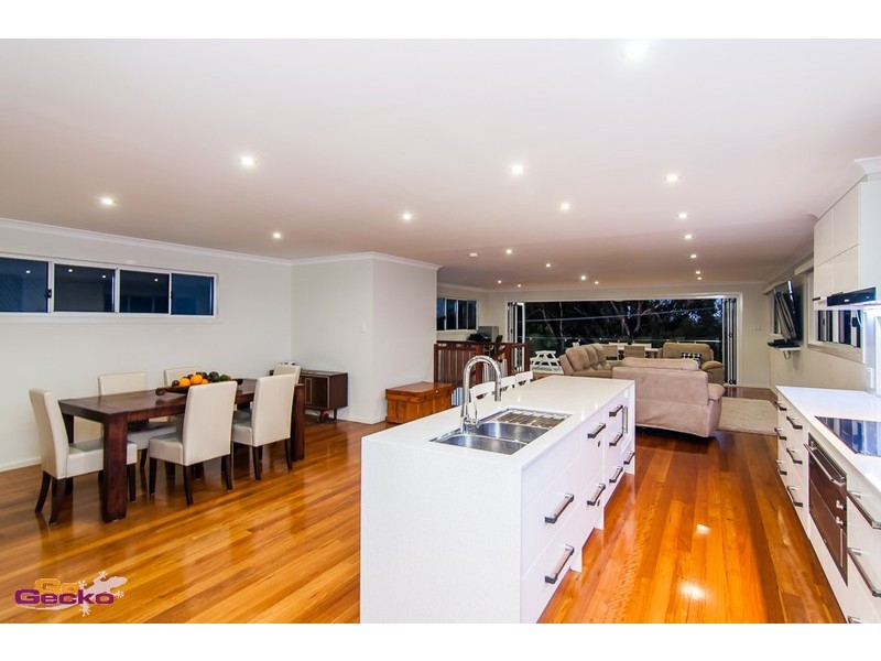 28 O’Quinn Street, Nudgee Beach QLD 4014