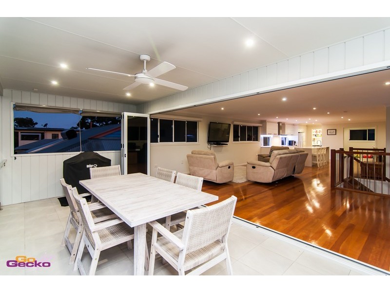 28 O’Quinn Street, Nudgee Beach QLD 4014