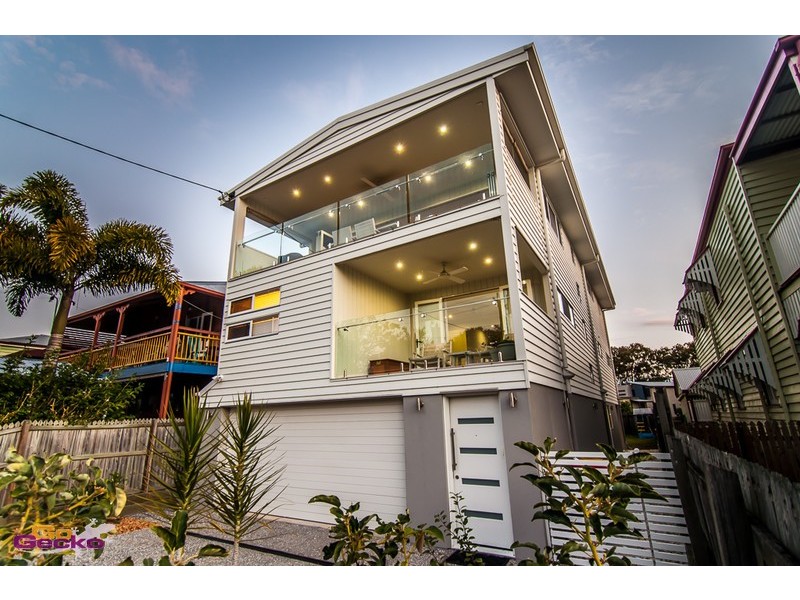 28 O’Quinn Street, Nudgee Beach QLD 4014