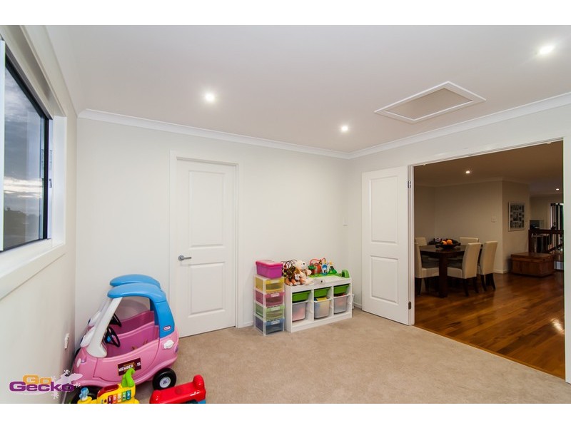 28 O’Quinn Street, Nudgee Beach QLD 4014