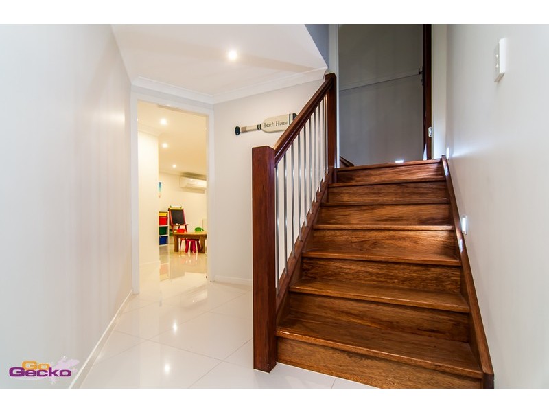 28 O’Quinn Street, Nudgee Beach QLD 4014