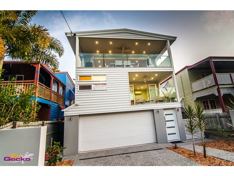 28 O’Quinn Street, Nudgee Beach QLD 4014