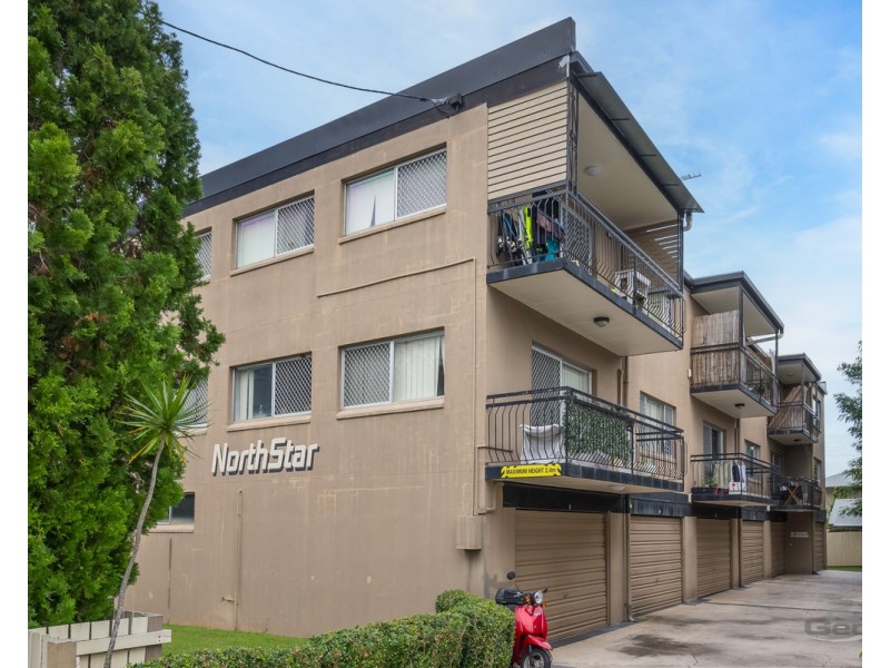 2/27 Hall Street, Northgate QLD 4013