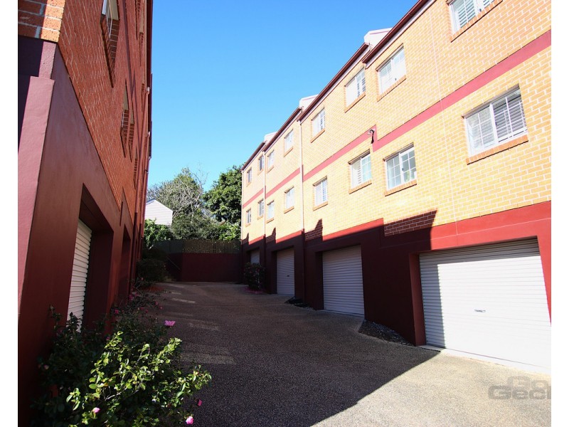 8/63-65 Montpelier Street, Clayfield QLD 4011