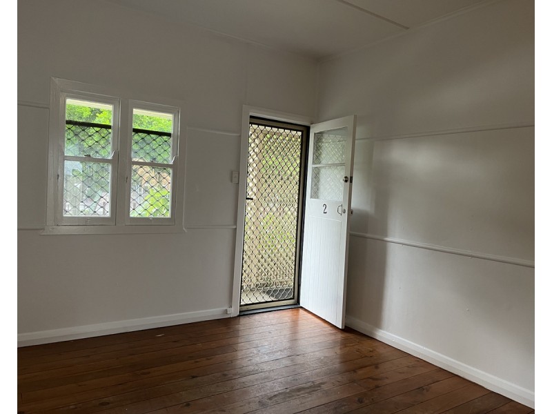 2/877 Beachmere Road, Beachmere QLD 4510