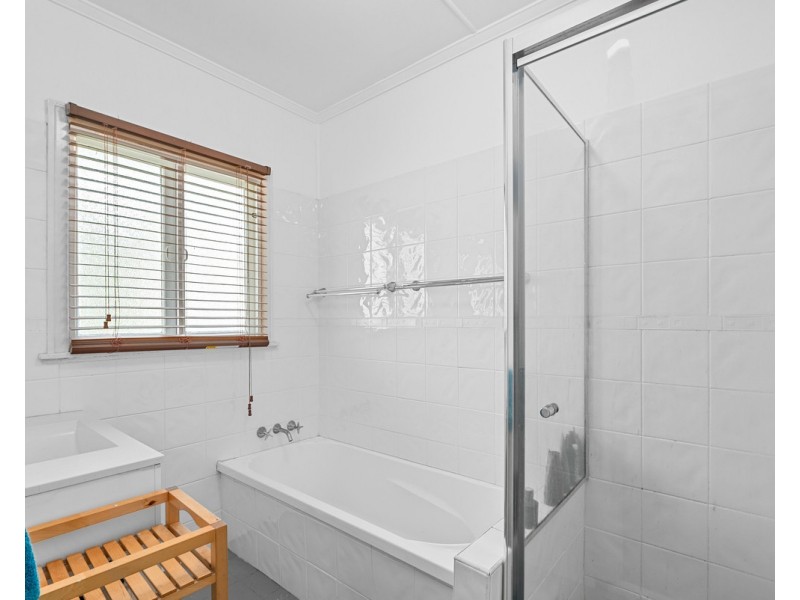 67 Eleventh Avenue, Kedron QLD 4031