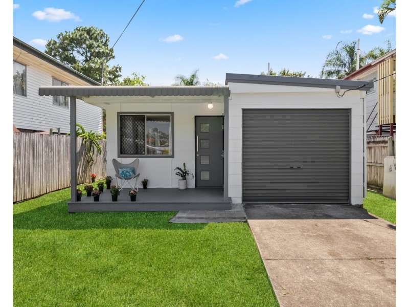 35 Sportsground Street, Redcliffe QLD 4020