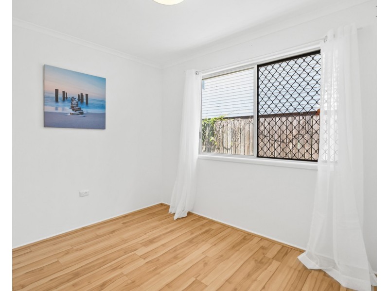 35 Sportsground Street, Redcliffe QLD 4020