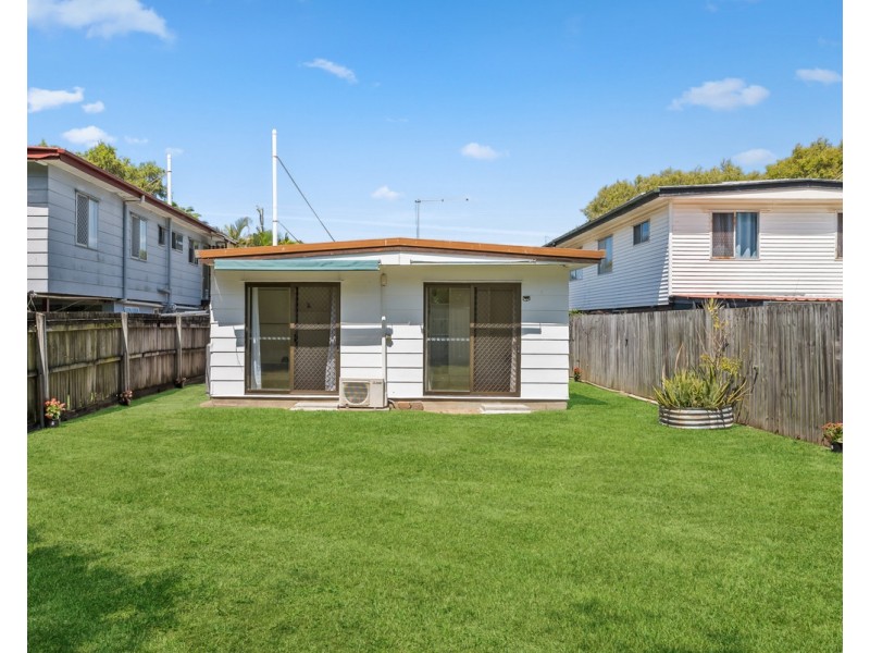 35 Sportsground Street, Redcliffe QLD 4020