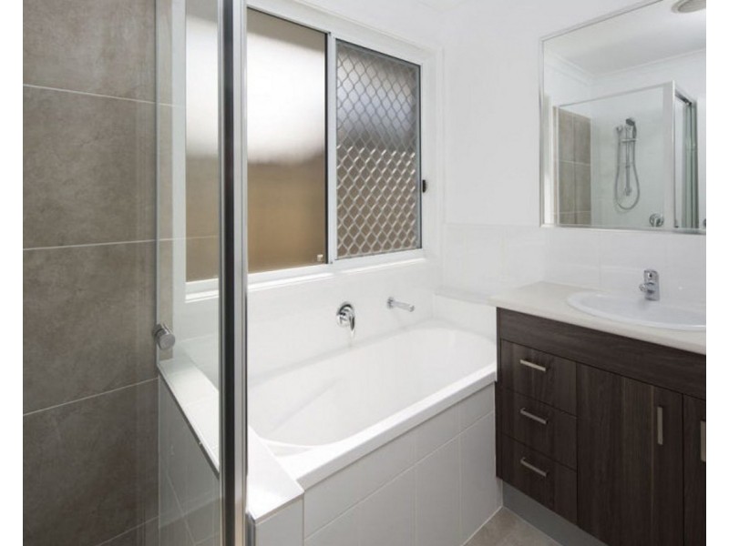 8 Apple Circuit, Griffin QLD 4503