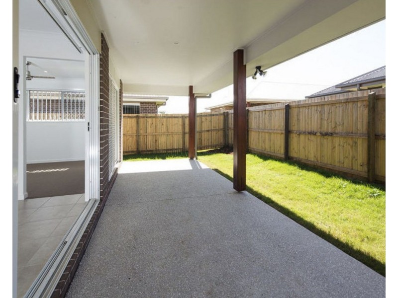 8 Apple Circuit, Griffin QLD 4503