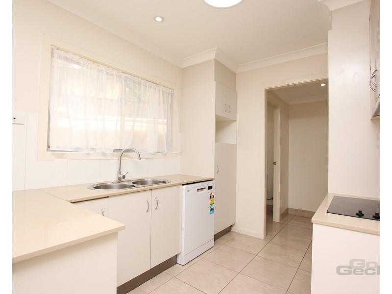 3/4 Petrie Street, Petrie QLD 4502