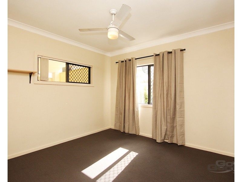 1/36 Warren Street, St Lucia QLD 4067