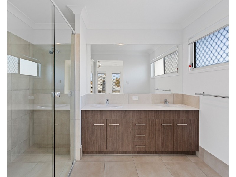 44 Morna Street, Newport QLD 4020