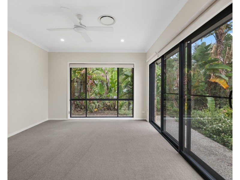 52 Ravensbourne Crescent, North Lakes QLD 4509