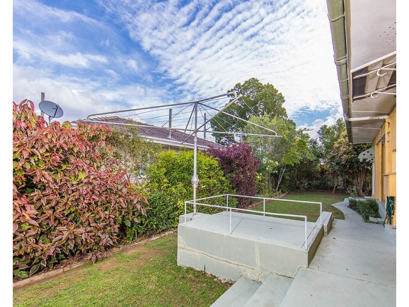 120 Maine Road, Clontarf QLD 4019