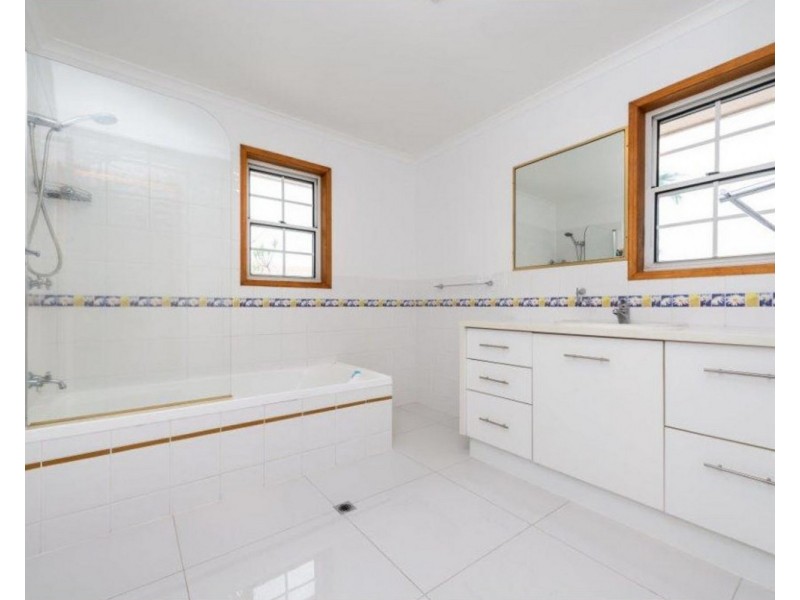 13 Cathy Court, Albany Creek QLD 4035