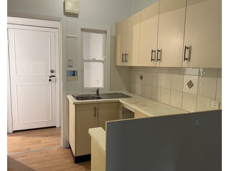 2/877 Beachmere Road, Beachmere QLD 4510