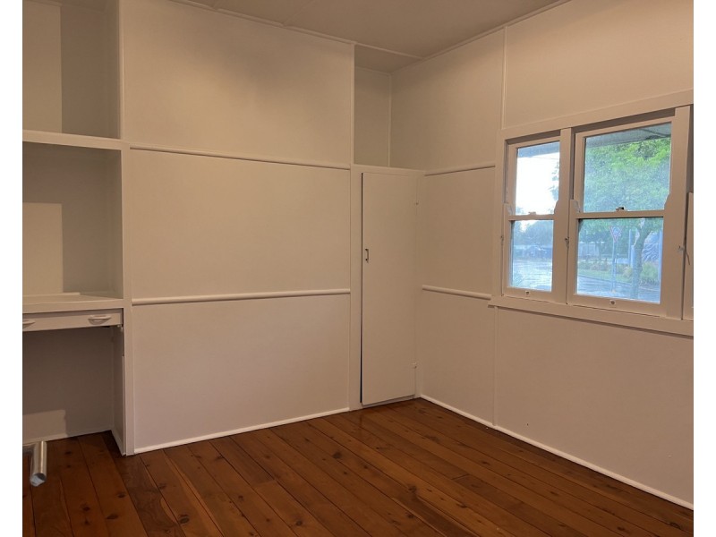 2/877 Beachmere Road, Beachmere QLD 4510