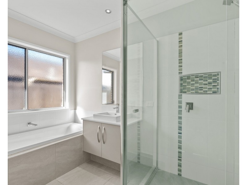 5 Tanzanite Avenue, Logan Reserve QLD 4133