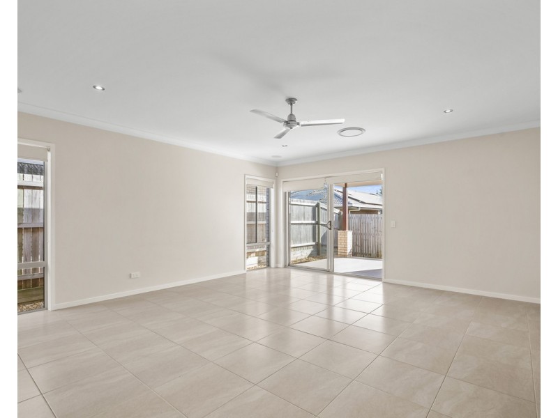 5 Tanzanite Avenue, Logan Reserve QLD 4133