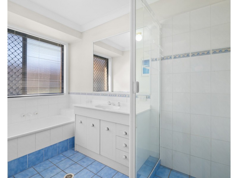 72 Affleck Avenue, Petrie QLD 4502