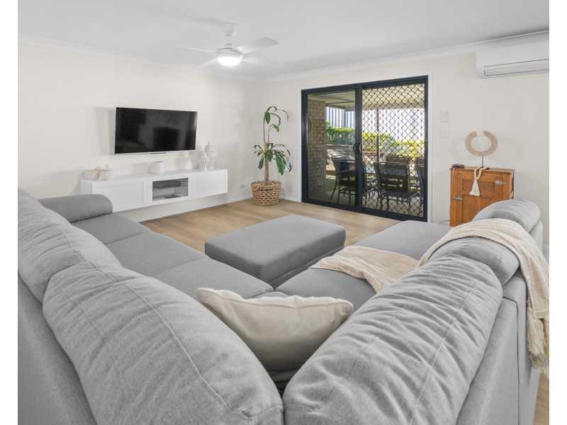 72 Affleck Avenue, Petrie QLD 4502