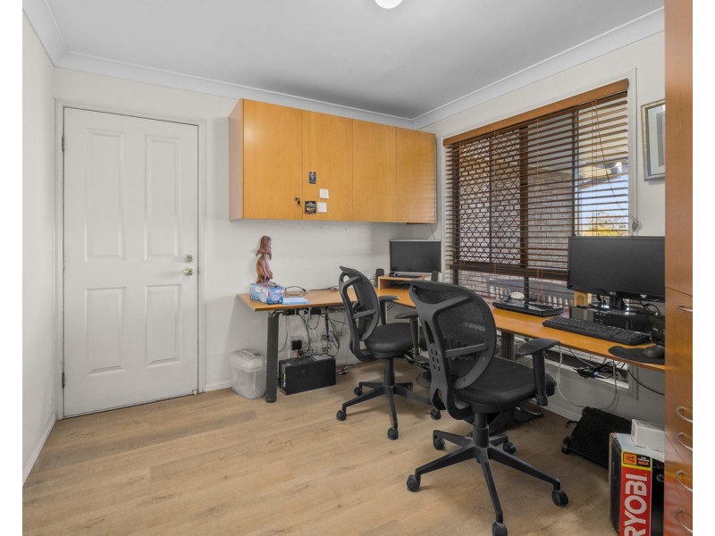 72 Affleck Avenue, Petrie QLD 4502