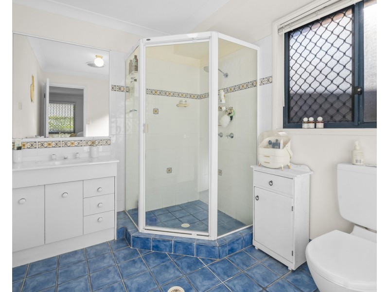 72 Affleck Avenue, Petrie QLD 4502