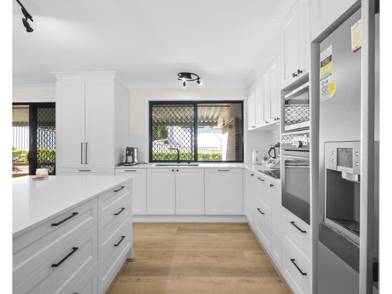 72 Affleck Avenue, Petrie QLD 4502