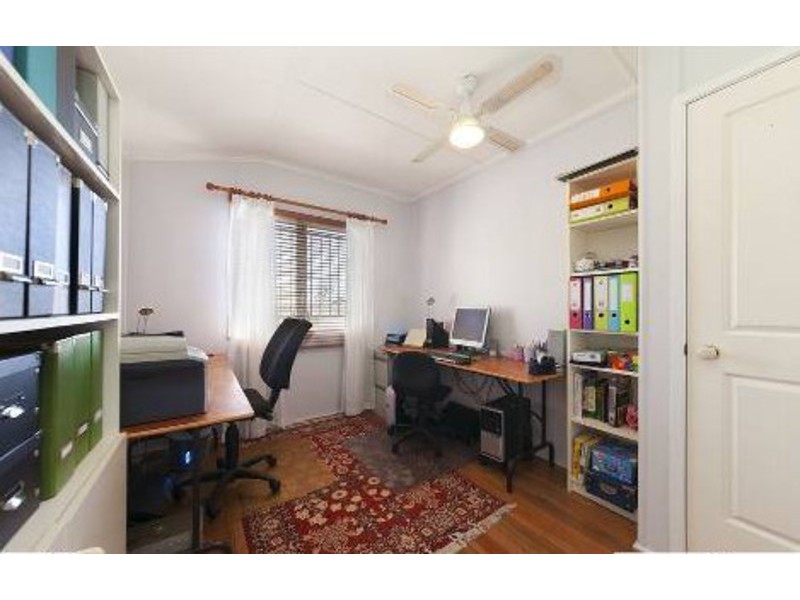 2 Alcester Street, Grange QLD 4051